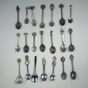 Vintage Collectible Souvenir Spoon Set Of 21